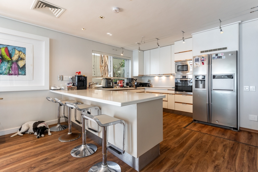 To Let 3 Bedroom Property for Rent in Clifton Western Cape